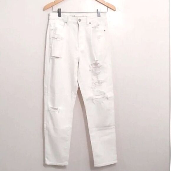 American Eagle White Ripped Mom Jeans Size 8 or W29 Short - Picture 8 of 9
